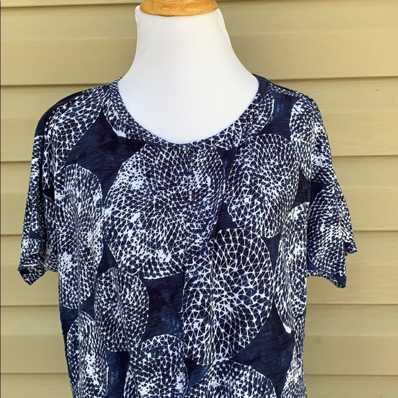 New Directions women’s navy&white blouse $5/25 - Picture 2 of 6